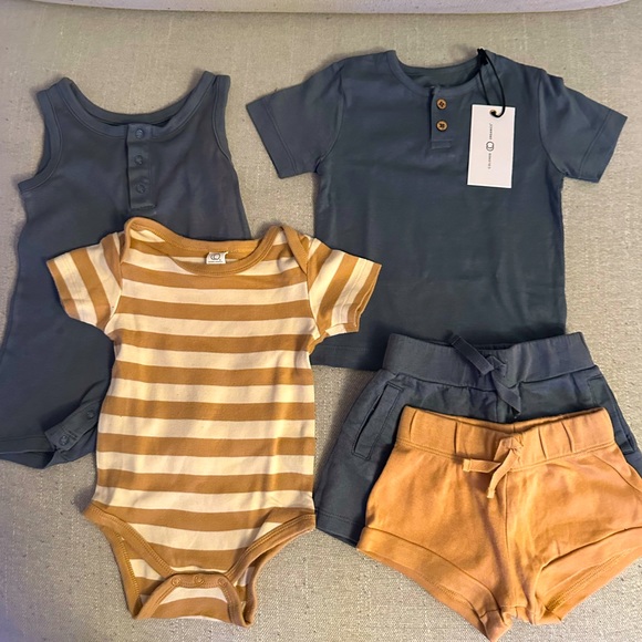 Set of 5 Colored Organics Baby boy clothes, Blue & Tan, SZ 6-12M Good condition - Picture 1 of 15